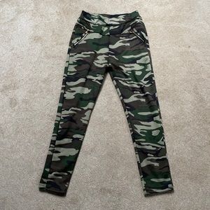 Camo leggings